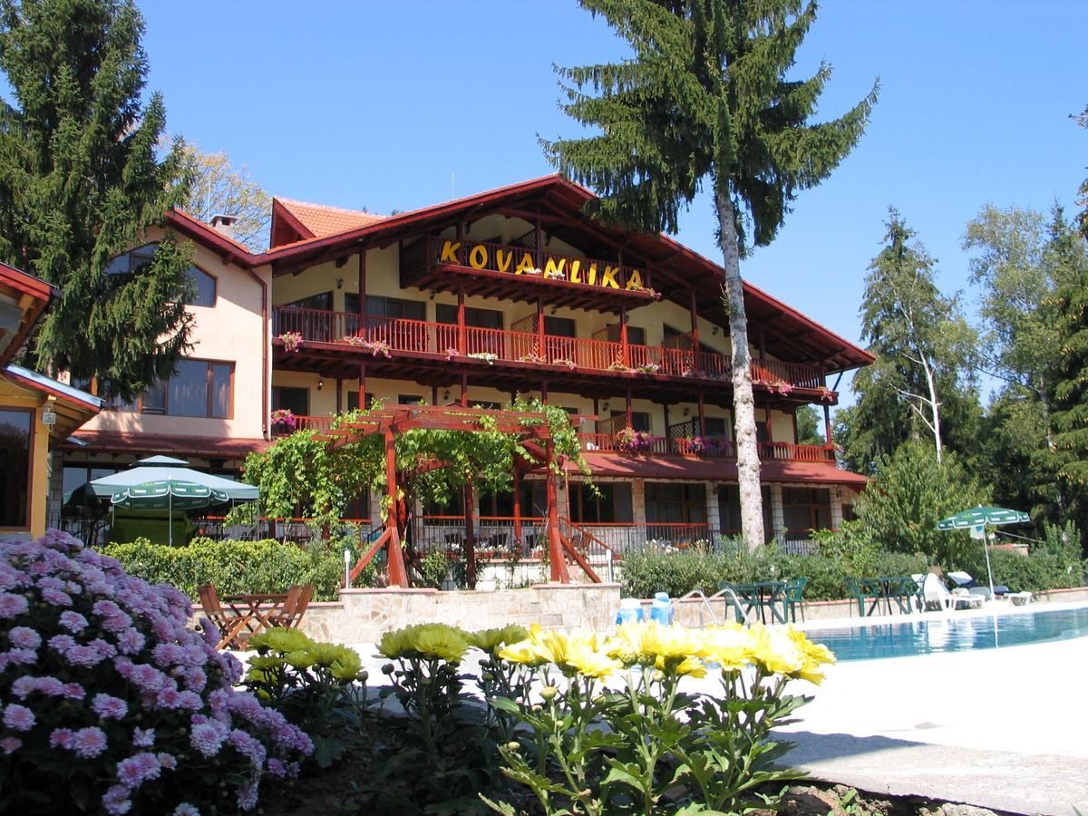 Kovanlika Hotel Razgrad Экстерьер фото